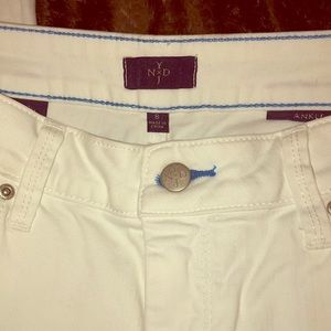 NYDJ White Ankle Length Jeans Size 8 Embroidered